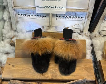 Small Rosalie city mittens in recycled fur – Handmade in Quebec – Lightweight, elegant, urban comfort – ArtAbaska