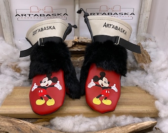 Recycled leather and fur mittens. Mickey Special Edition. Les Lucie. Medium size