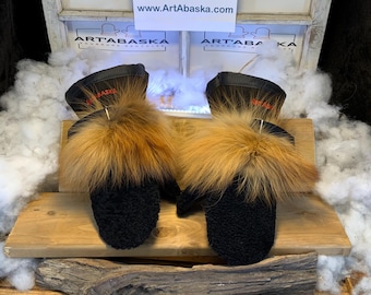 Jacqueline Medium mittens black curly sheepskin recycled red fox black leather handmade Quebec unique warm edition