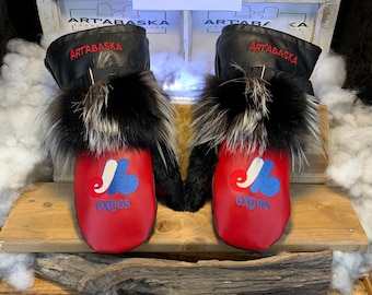 Recycled fur and leather mittens, Les Antoinette Grandeur X-Large Edition Expos de Montréal