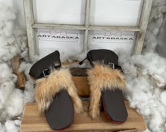 Recycled fur mittens. Les Georgette leather edition. Medium size