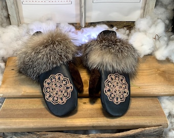 City mittens in recycled fur and leather, Les Fernande Collection Ruban Rose Size Medium
