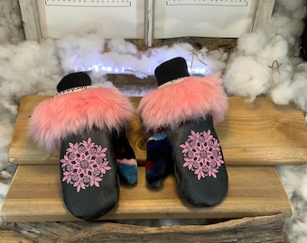 City Mittens in Recycled Fur and Leather, Les Henriette Collection Ruban Rose Size Medium