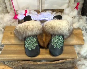 City Mittens in Recycled Fur and Leather, Les Gertrude Collection Ruban Rose Size Medium