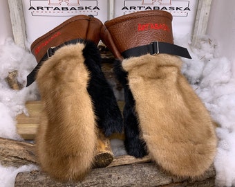 Ernestine XL Mittens – Recycled cream beige mink & black rabbit, aged brown leather, handmade, unique piece Quebec