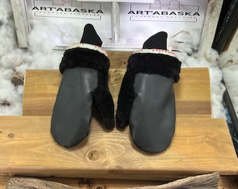 Yvette Medium City Mittens in Recycled Fur – Handmade in Quebec – Lightweight, Elegant, Urban Comfort – ArtAbaska