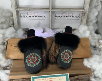 City mittens in recycled fur and leather, Les Marie-Anne Medium size Embroidery Edition