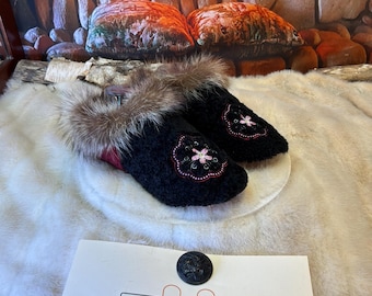 Emilia slippers, women's size 8 – Italian sherling & recycled leather, unique handmade piece from Quebec, Embroidered Edition