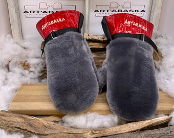 Recycled fur and leather mittens, Les Marie-Thérèse. Size Large