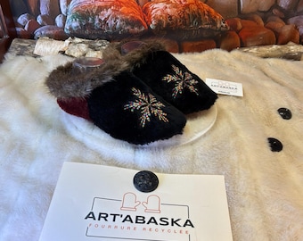 Noëlla slippers, women's size 9 – Italian sherling & recycled leather, unique handmade piece from Quebec, Embroidered Edition