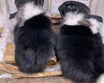 Rachel XL Mittens – Black fox & black rabbit patchwork, embossed black leather, yellow detail, handmade, unique piece Quebec