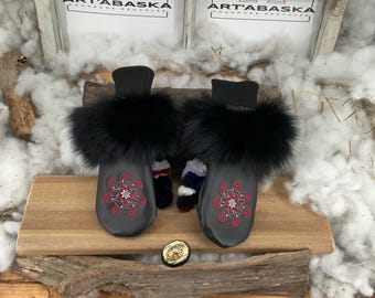 City mittens in recycled fur and leather, Les Sylvianne Medium size