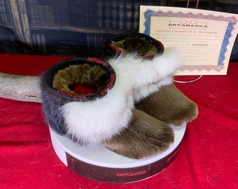Size 6 US slippers for WOMEN in recycled fur by Les Germaine