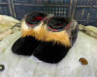 Les Solange 9 Men's/11 Women's Recycled Fur Indoor Moccasin