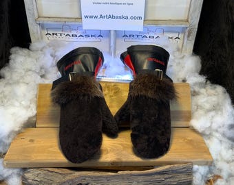 Les Cécile Mittens – Medium, coffee brown sheared sheepskin, recycled raccoon, black and red Italian leather, handmade, Quebec