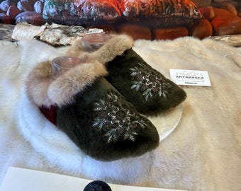 Alcine slippers, women's size 7 – Italian sherling & recycled leather, unique handmade piece from Quebec, Embroidered Edition