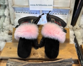 Solange Small mittens, recycled pink fox fur, black sheepskin, Italian leather, handmade in Quebec