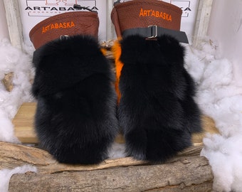 Recycled and remodeled fur and leather mittens. Les Véronique. Size X-Large