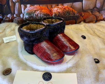 Les Madeleine 10 Women's Recycled Fur Indoor Moccasin