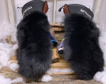 Recycled and remodeled fur and leather mittens. Marie-Thérèse. Size X-Large