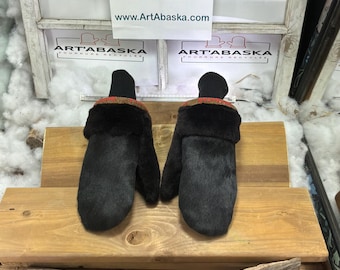 Medium Cécile City Mittens in Recycled Fur – Handmade in Quebec – Lightweight, Elegant, Urban Comfort – ArtAbaska