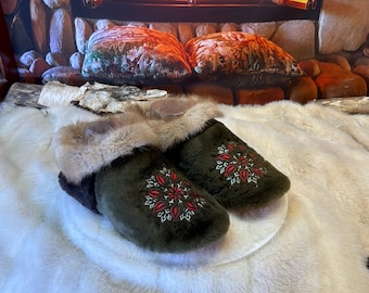 Women's size 8 Précille slippers – Italian sherling & recycled leather, unique handmade piece from Quebec, embroidered edition