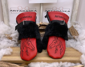 Recycled fur and leather mittens. Special Horses Edition. Les Mireille. Size Medium