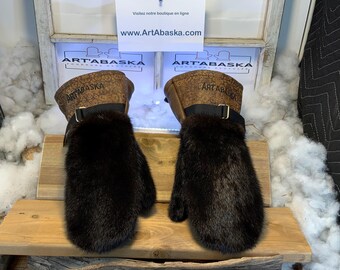 Recycled and refashioned fur and leather mittens. The Véronique Grandeur Large