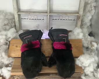 Recycled fur and leather mittens. Les Yollande. Size Medium