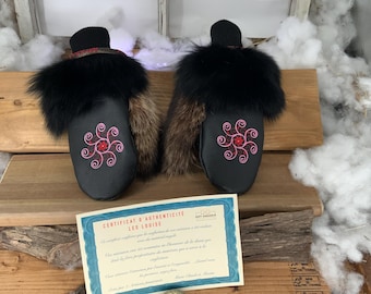 City mittens in recycled fur and leather, Les Louise Medium size Embroidery Edition