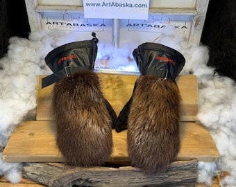 Les Cécile Mittens – Medium, fur edition, recycled natural beaver, shaved brown sheepskin, embossed brown Italian leather, handmade, Quebec
