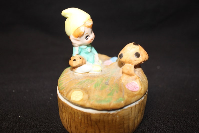 Homco Porcelain Trinket / Jewelry Box Elf Mushroom Yellow Hat VINTAGE EC vtm image 2