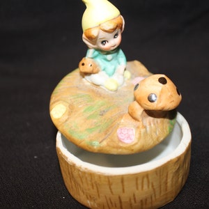 Homco Porcelain Trinket / Jewelry Box Elf Mushroom Yellow Hat VINTAGE EC vtm image 8