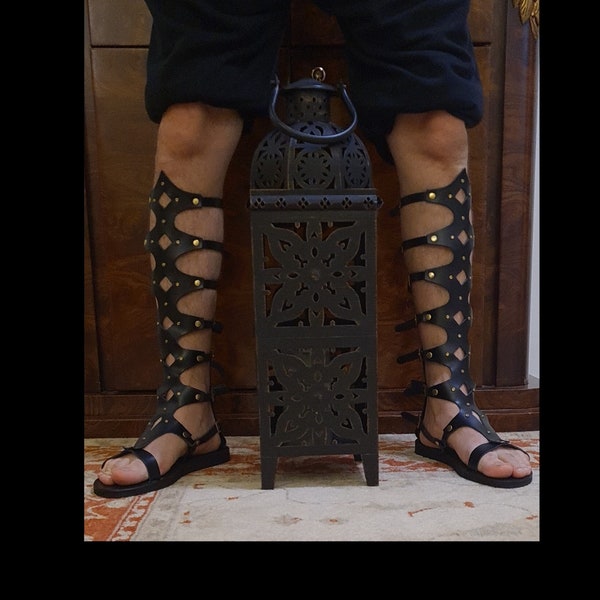 Sandales gladiateur unisexes pour hommes, cuir noir antique antique de 40 cm de hauteur du genou, sandales égyptiennes grecques de Troie, sandales de guerrier costumé