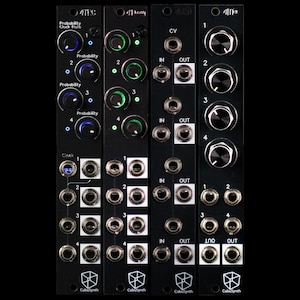 Może przedstawiać: Trzy czarne moduły Eurorack z srebrnymi pokrętłami i gniazdami. Moduły są oznaczone jako "4TRG", "4XA" i "4ix".