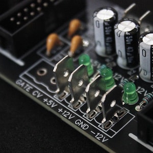 CubuSynth - Eurorack Power Bus Board