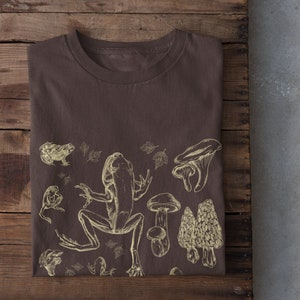 Mushroom and Frog Shirt,Frog lover Gift,Cottagecore Shirt,Fairy Grunge Clothing,Dark Academia Shirt,Toad Shirt,Goblincore Shirt,Alt Clothing