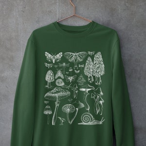 Moletom de cogumelo, suéter de cogumelo, suéter de traça, roupas grunge, roupas cottagecore, suéter fairycore, fungos, estética goblincore imagem 1