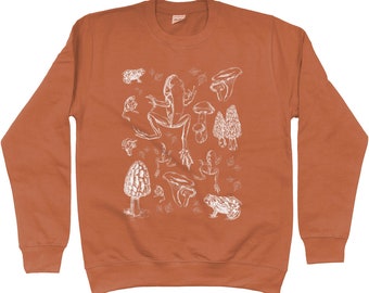 Mushroom and Frog Sweatshirt,Frog lover Gift,Cottagecore Sweatshirt,Fairy Grunge Clothing,Dark Academia Clothing,Goblincore Autumn Sweater