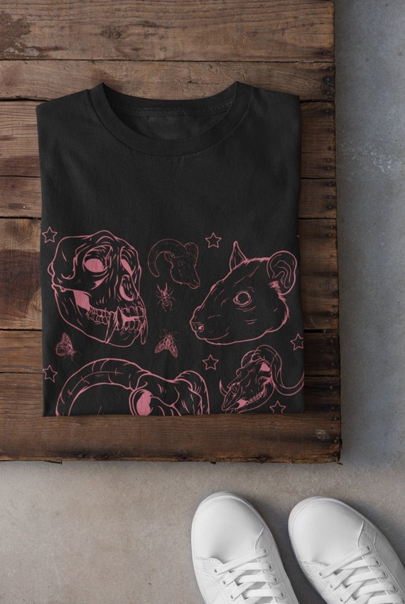 Skulls Tshirt,Grunge Clothing,Mall Goth Top,Goblincore Clothing,Dark Cottagecore,Moths Tshirt,Witchy Clothing,Alt Clothing,Taxidermy,Fairy