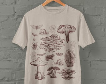 Cottagecore Mushroom Frog T Shirt, Goblincore Snails Moth Gothic Shirt, Dark Academia Clothing, Nature Lover Shirts,Whimsigoth Woodland Tee