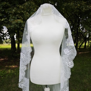 Floral Mantilla Veil with Chantilly Lace Trim in soft Ivory -Spanish Style Bridal Veil, Hand-Sewn Lace