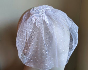 Vintage-Inspired Birdcage Veil Headband - White Lace & Polka Dot, Romantic Bridal Headpiece for Your Special Day