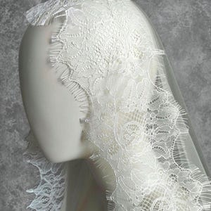 Long Mantilla veil elegant Chantilly lace in Ivory: custom wedding veil