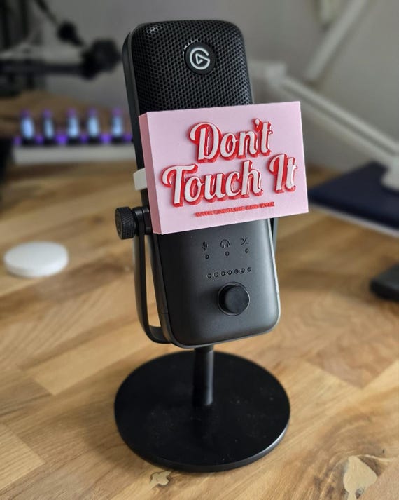 Elgato Wave Microphone flag logo cover | Personalized Logo Streamer Accessory for 1, 3 and 3 MK2