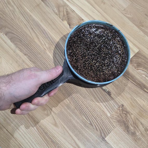 LyxGrip | Mess-free Horslyx treat holder/feeder