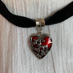 Victorian/Gothic Heart Velvet Choker(Ships Worldwide) Please Read The Description