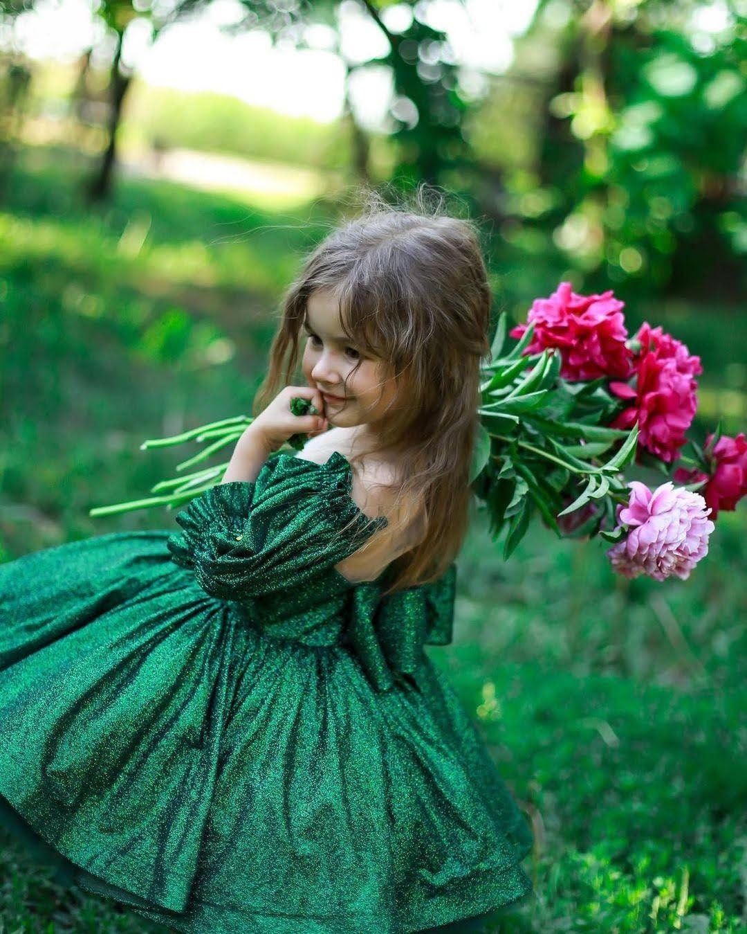 Emerald Sparkling Flower Girl Dress with Puffy Sleeves, Shiny Puffy Green Dress 3t, Bright Green Baby Girl Dress for Christmas