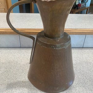 Fantastic hand hammered solid copper pitcher by Sajjan Singh Sarna - Cira 1920-1940