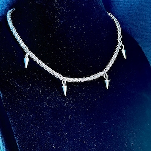 Collar con pinchos de GroundZero